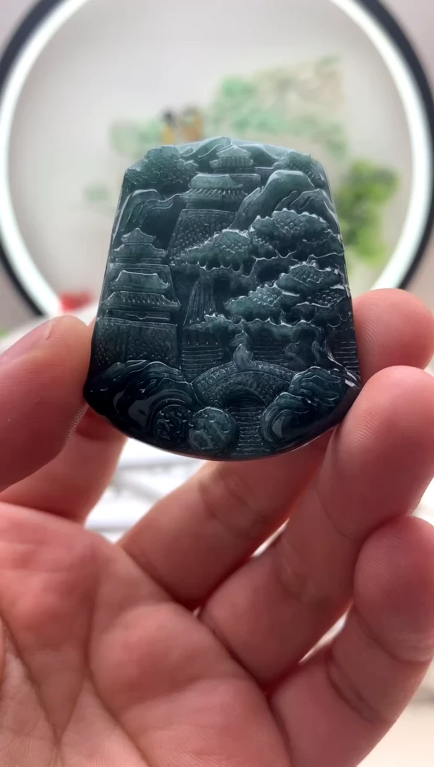 颈饰未镶嵌翡翠山水牌