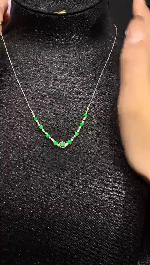 吊坠(赠链)18K金镶嵌翡翠多样性发其一