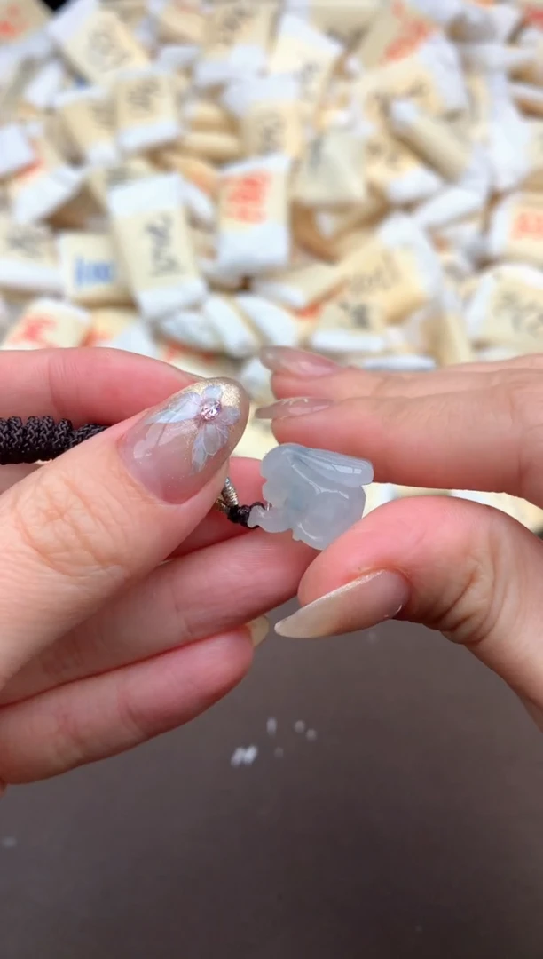 【闪购商品】翡翠挂件未镶嵌一