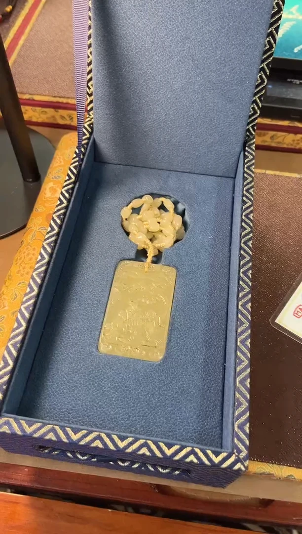 颈饰未镶嵌和田玉和田玉挂件子冈牌