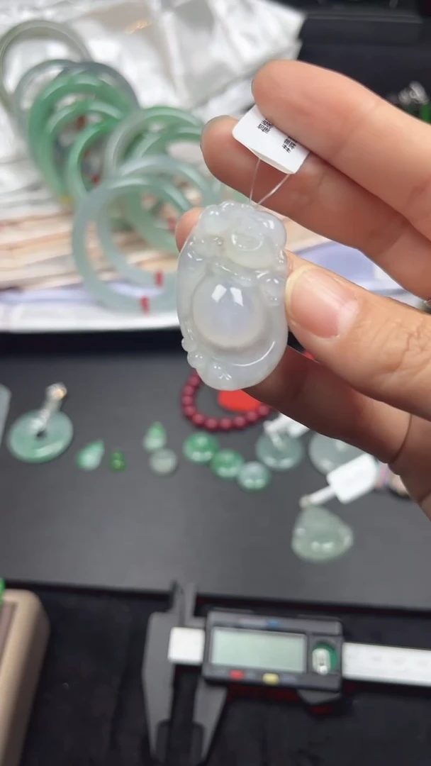 吊坠(不含链)未镶嵌翡翠糯冰打底佛公