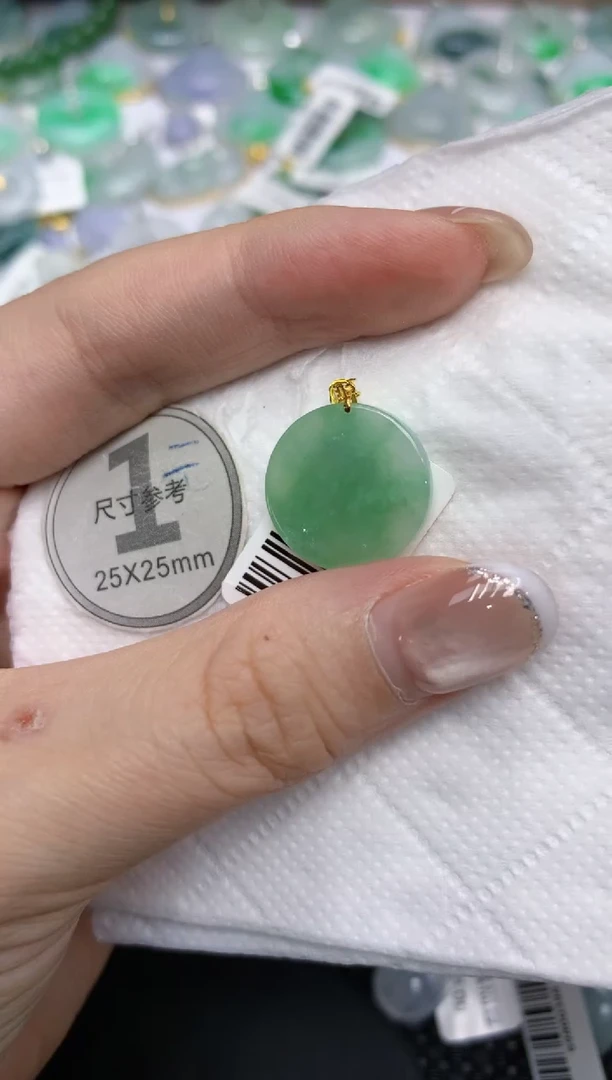 颈饰18K金镶嵌翡翠111111111