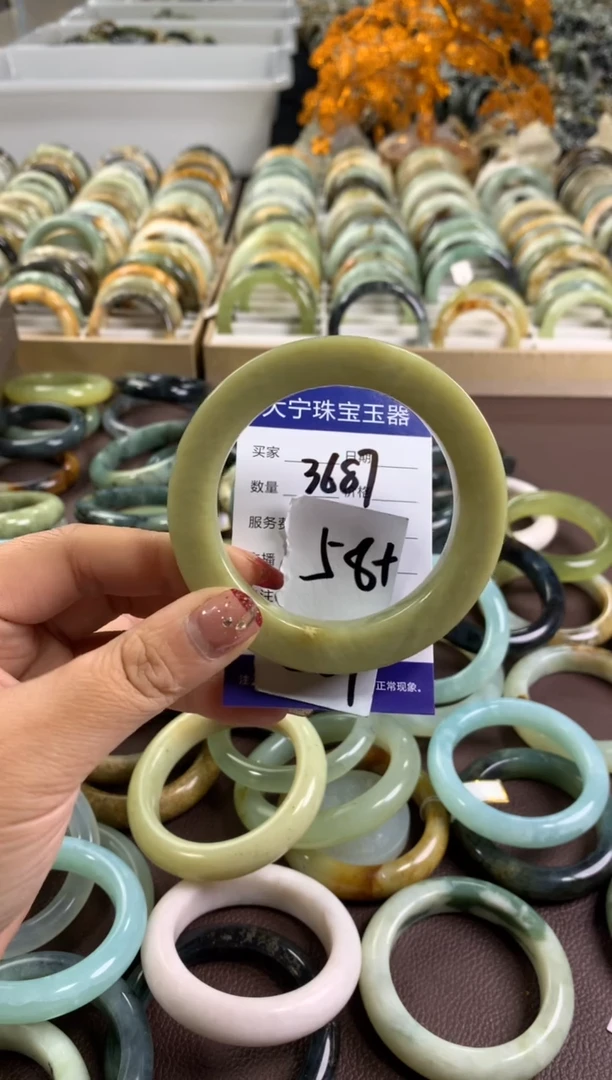 【闪购商品】蛇纹石玉手镯未镶嵌3687