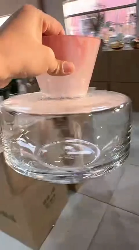 【闪购商品】玻璃粉白色透明扁瓶