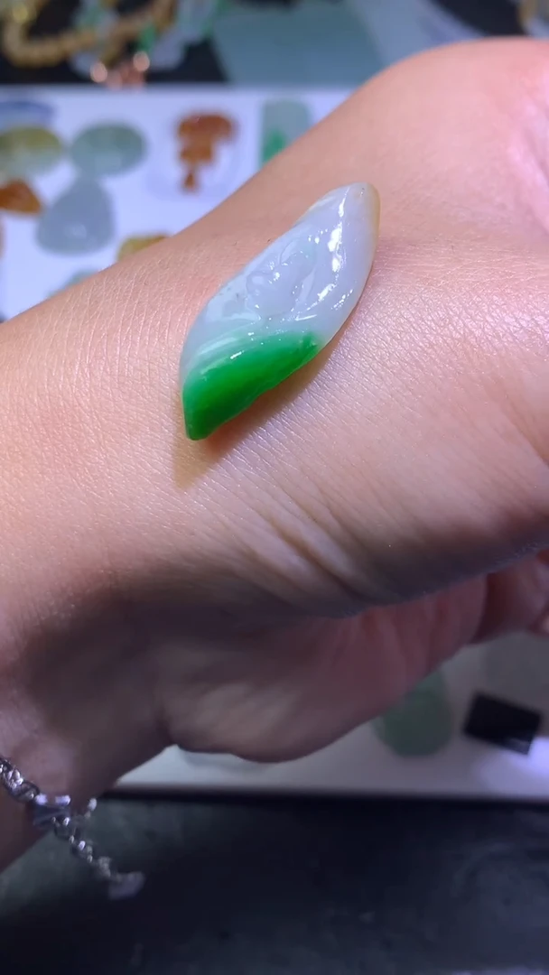 未镶嵌定制翡翠毛货