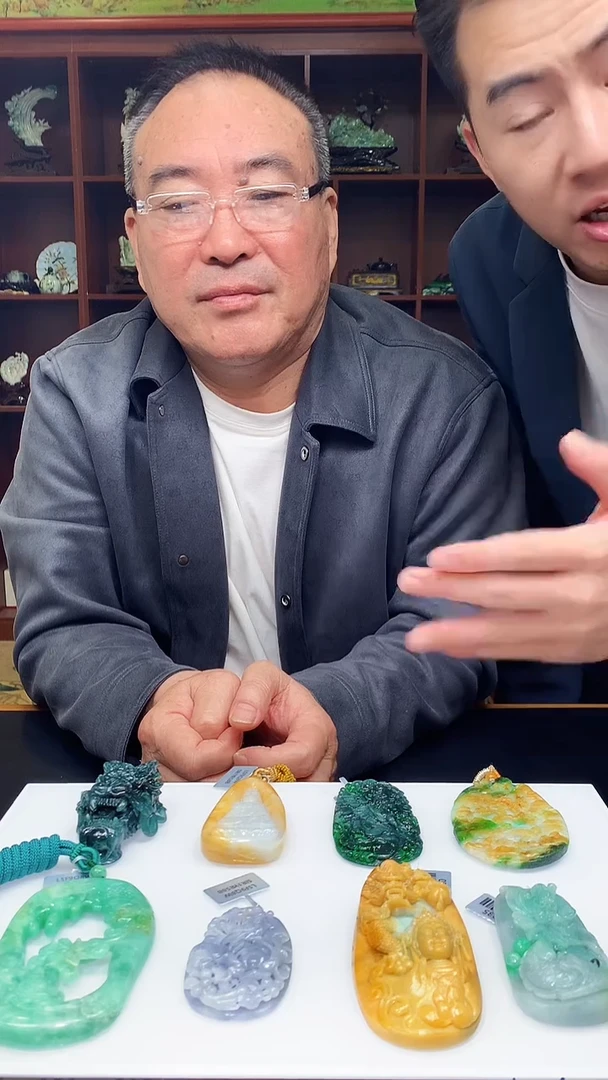 【闪购商品】定制翡翠未镶嵌1049xx-毛货挂件2