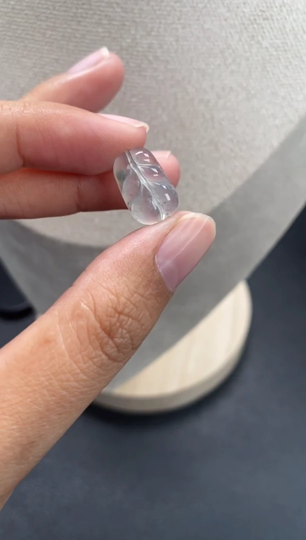 翡翠未镶嵌颈饰翡翠冰种叶子