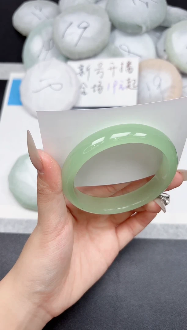 未镶嵌手镯石英质玉86-61-62