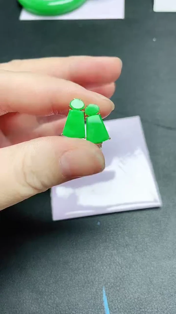 18K金镶嵌翡翠耳饰羽****4赠礼盒证书