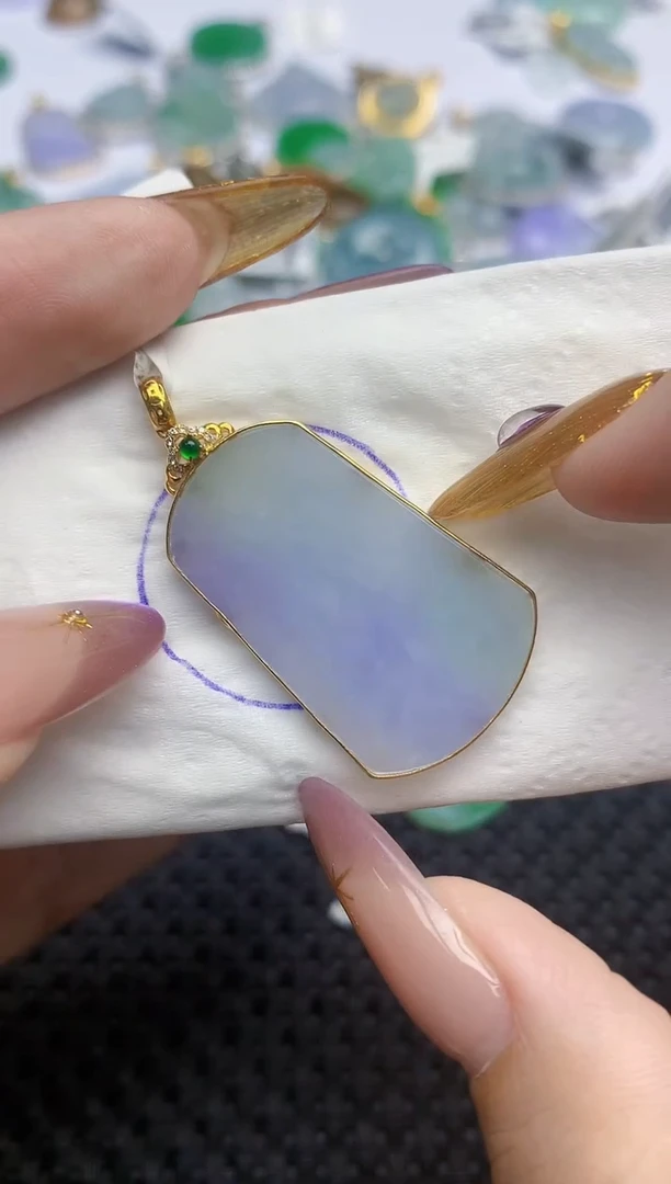 翡翠18K金镶嵌颈饰384   天然翡翠A货  百元以上9米证书费自理