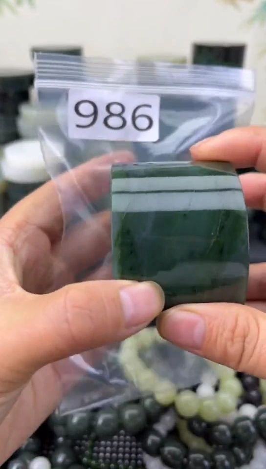 未镶嵌和田玉珠宝半成品镯芯