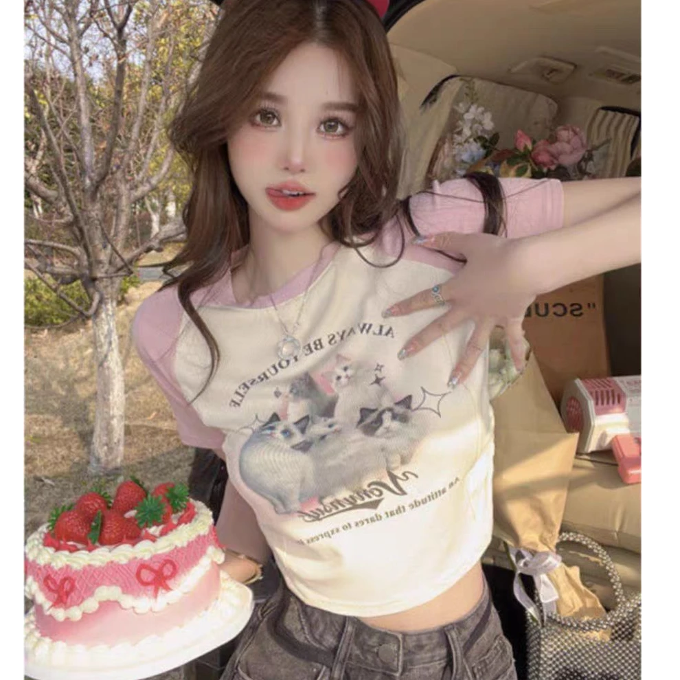 2025年美式猫咪设计侧边褶皱修身内搭外穿小众辣妹夏季短款T恤