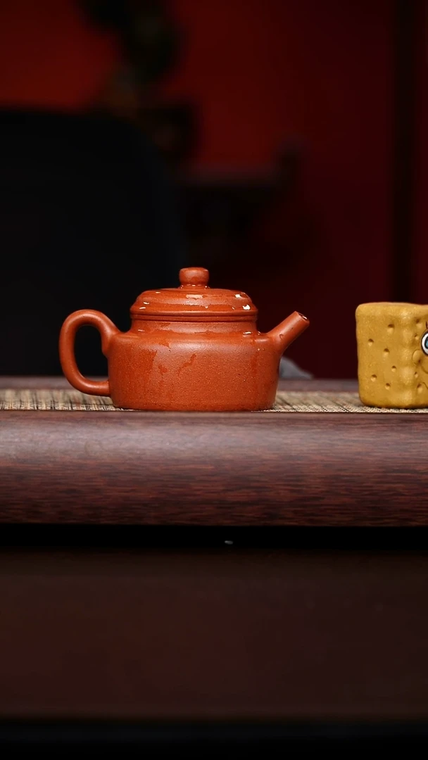 原矿紫砂香山小红泥德钟130CC