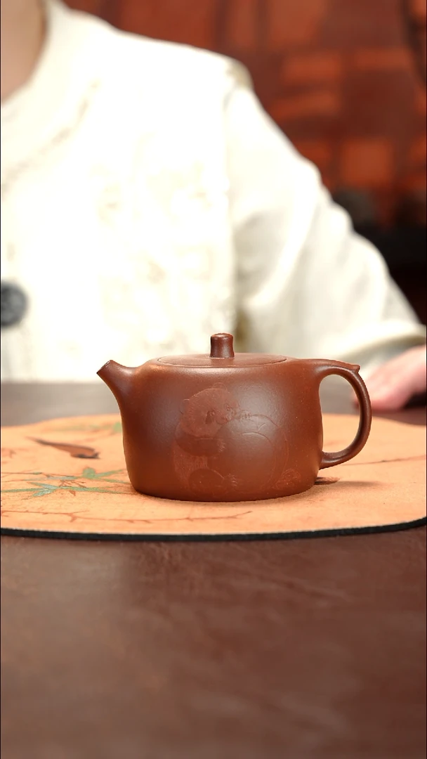 茶壶紫砂镜铎  小熊猫泥绘