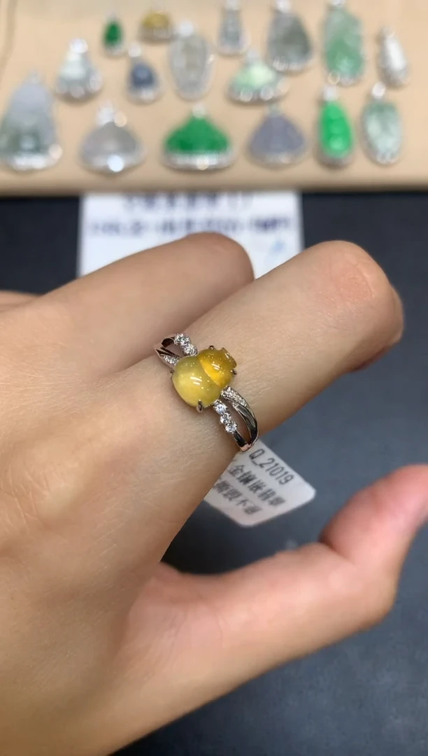 18K金镶嵌戒指翡翠葫芦【无服务费【48小时鉴赏期】