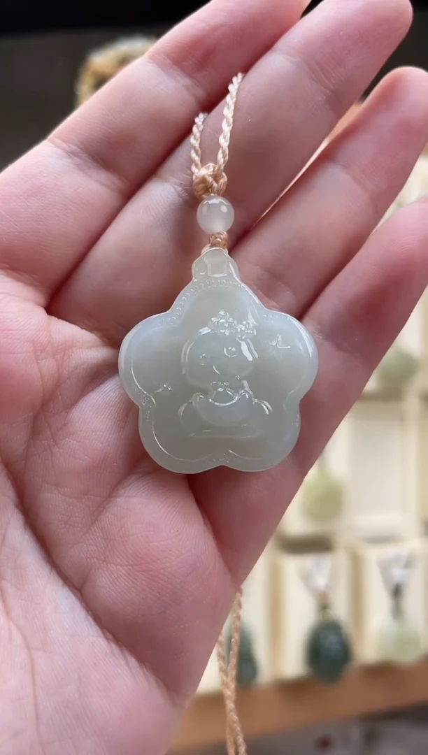 和田玉未镶嵌颈饰豆***包小蛇牌（微棉）