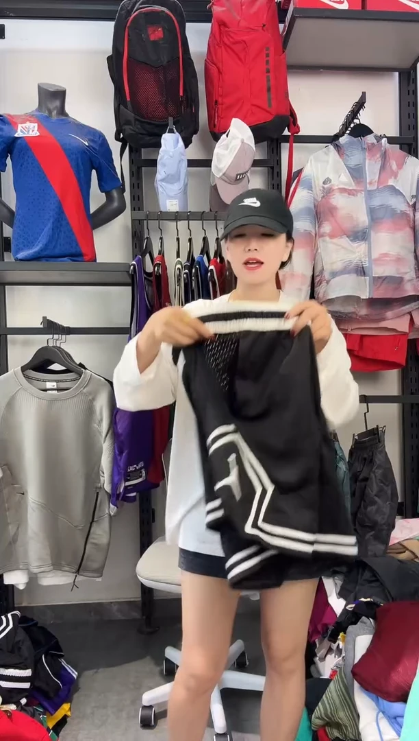 565·编码 耐克卫衣服饰过款为准 尺码·