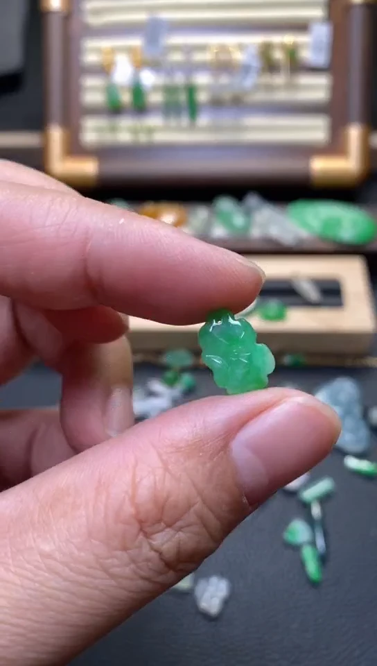 翡翠未镶嵌颈饰翡翠净货31612