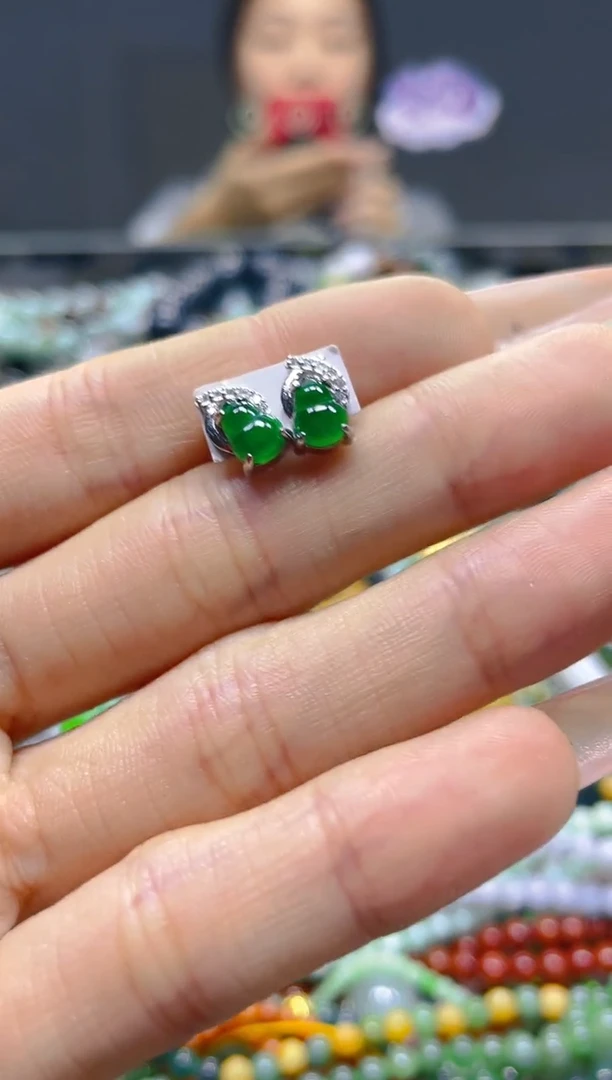 颈饰未镶嵌翡翠/V/翡翠A货，一件也是批发价