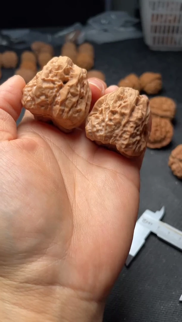 把件文玩核桃w112  蛤蟆头 37尺