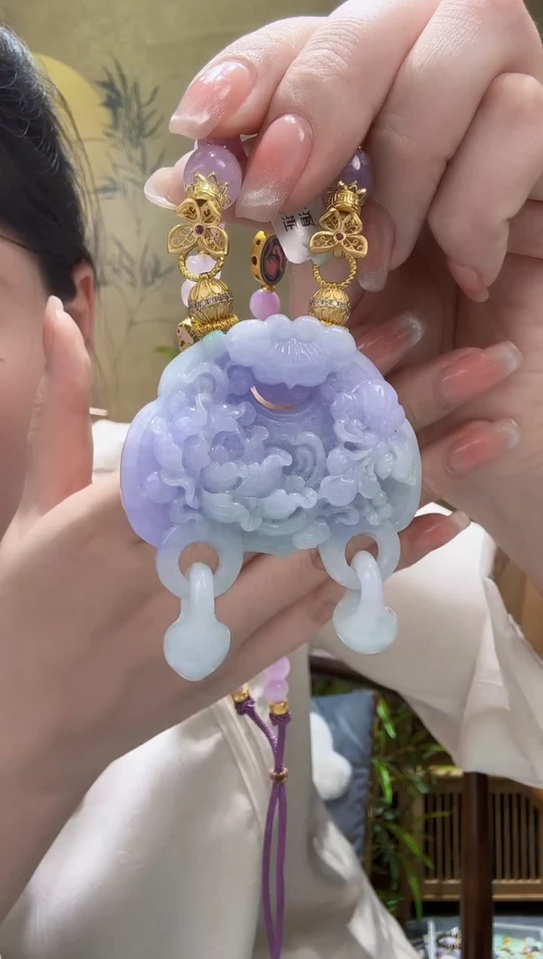 翡翠未镶嵌颈饰吊坠