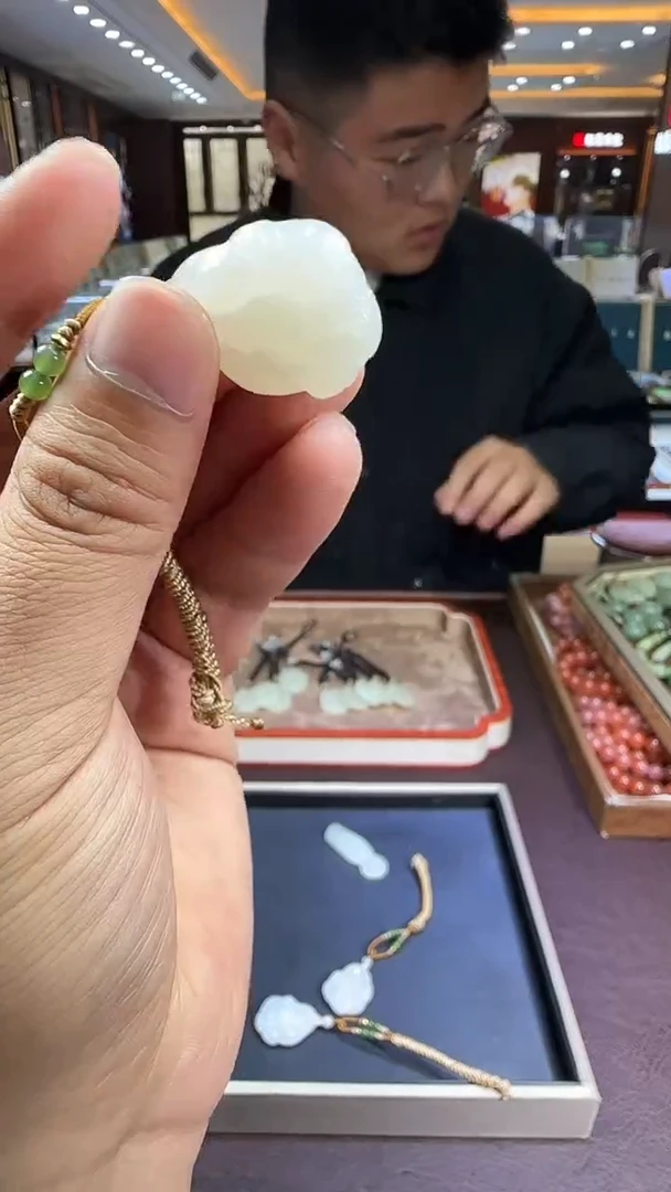 未镶嵌和田玉挂件【陆1208】51 7023 多样性发其一