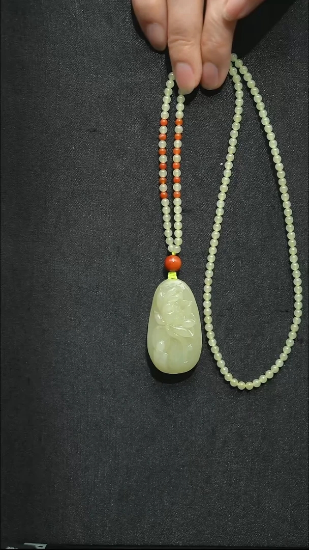 颈饰未镶嵌和田玉小*?颈饰 未镶嵌 和田玉 小*?