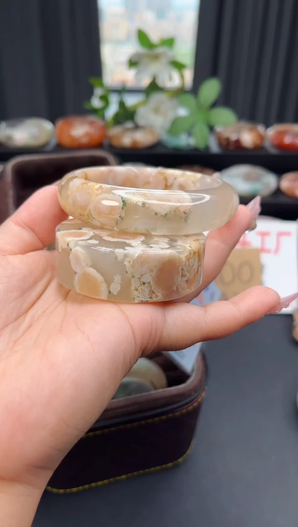 石英质玉手镯未镶嵌赠送镯心（圈口59