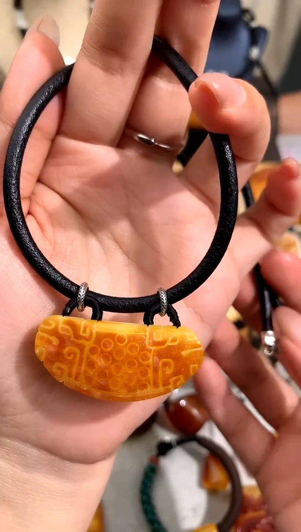 【闪购商品】蜜蜡裸石未镶嵌似玉