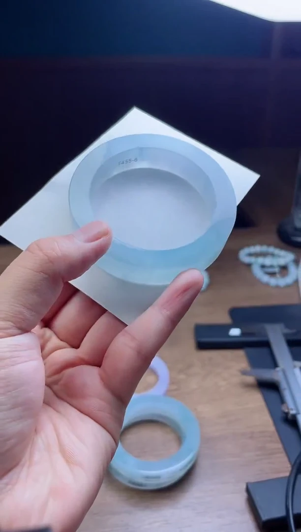 未镶嵌手镯定制翡翠谓***生定制