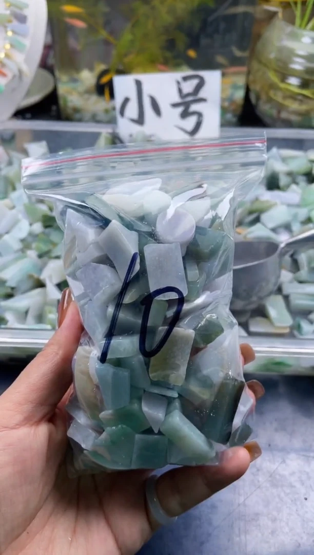 配石翡翠天然翡翠小号500克10