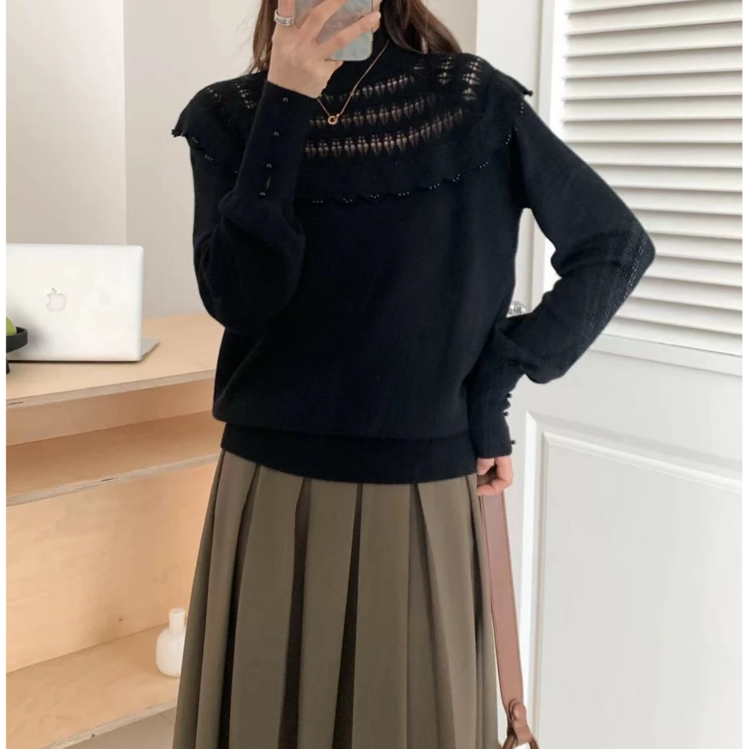 小施家白马南韩高端气质设计款镂空圆领针织衫毛衣7221