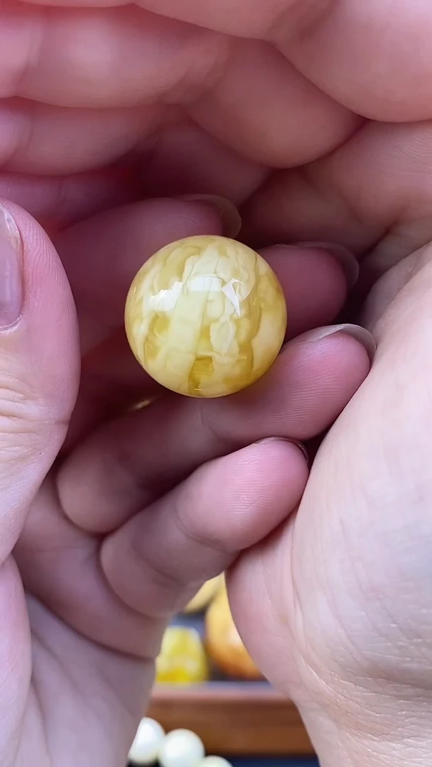 未镶嵌琥珀裸石月.4/卡19MM+