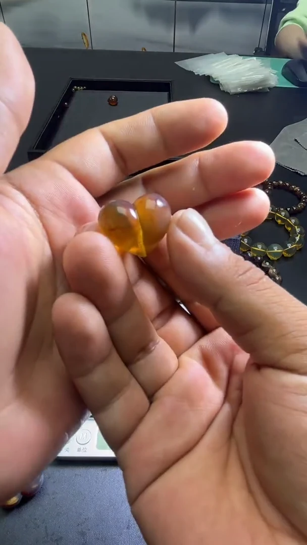 裸石琥珀未镶嵌65