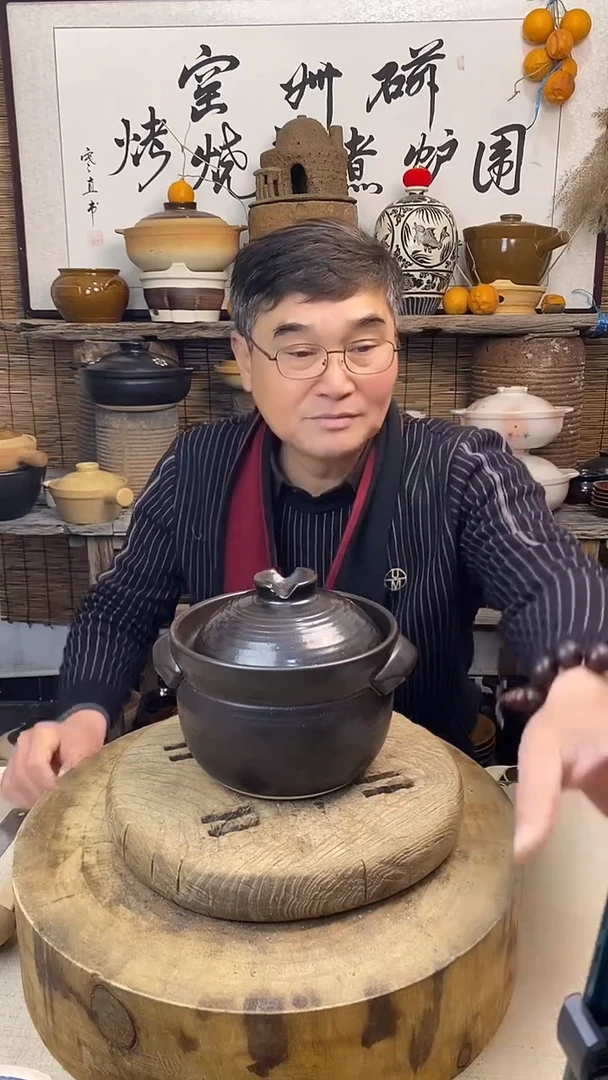 双盖微压1.8升干烧煲