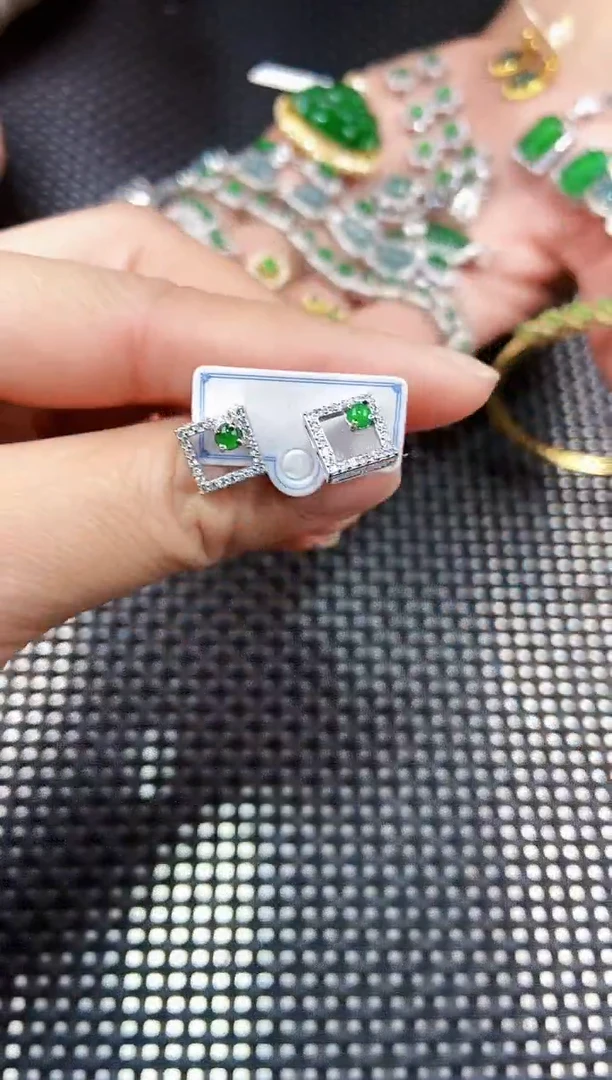 【闪购商品】翡翠耳饰未镶嵌11111111