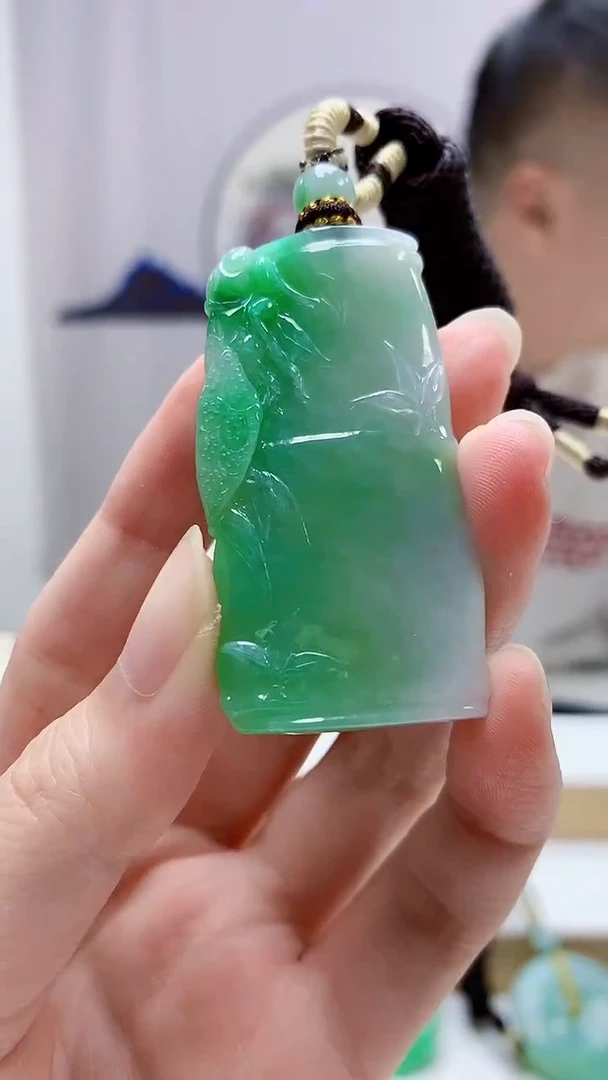 未镶嵌定制翡翠4898zm-毛货挂件208