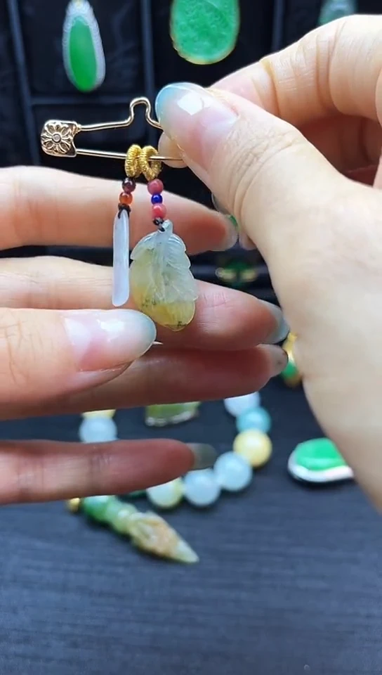 未镶嵌挂件翡翠挂件