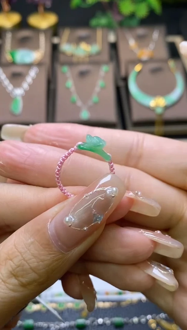 翡翠未镶嵌颈饰净货36740