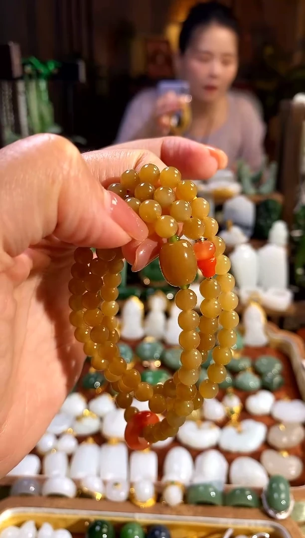 和田玉未镶嵌项链.