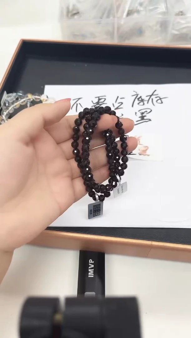 【闪购商品】石榴石手串银S925镶嵌石榴石手串（瑕疵）发两条