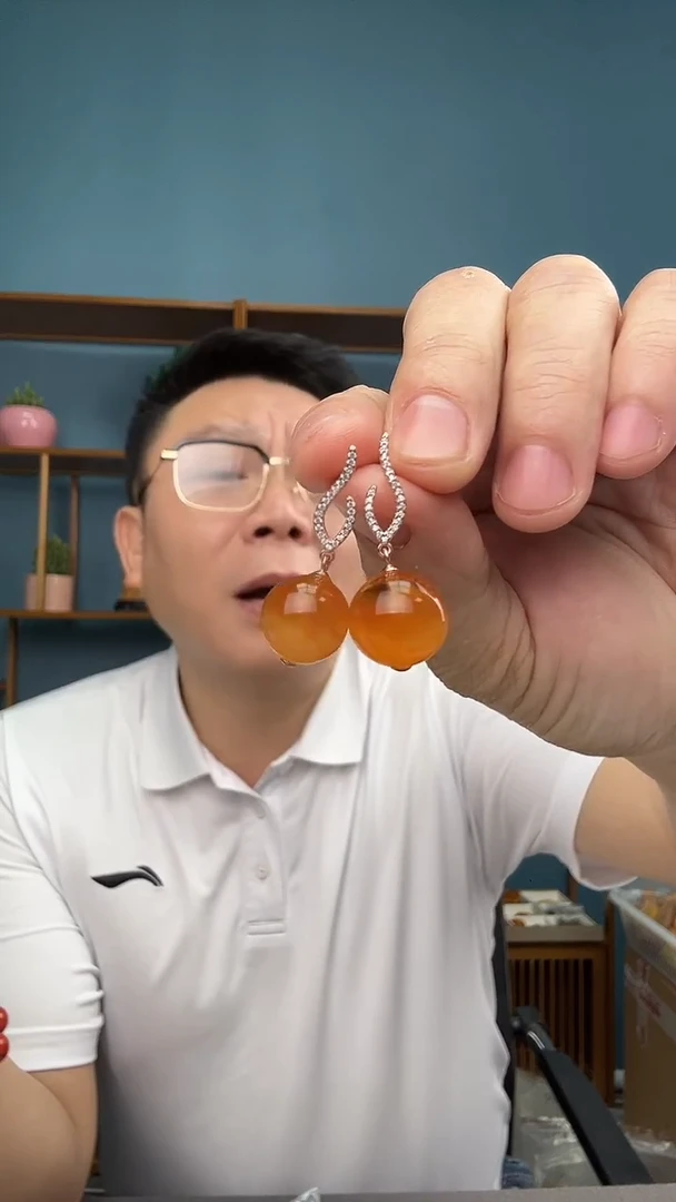 未镶嵌琥珀裸石16（有瑕介意勿拍）