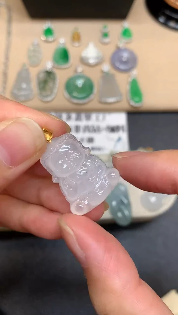 颈饰18K金镶嵌翡翠宝宝佛【无服务费