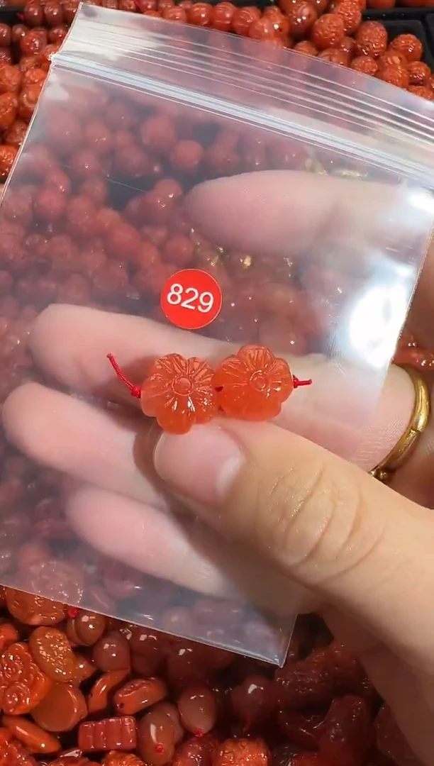 颈饰未镶嵌南红玛瑙1