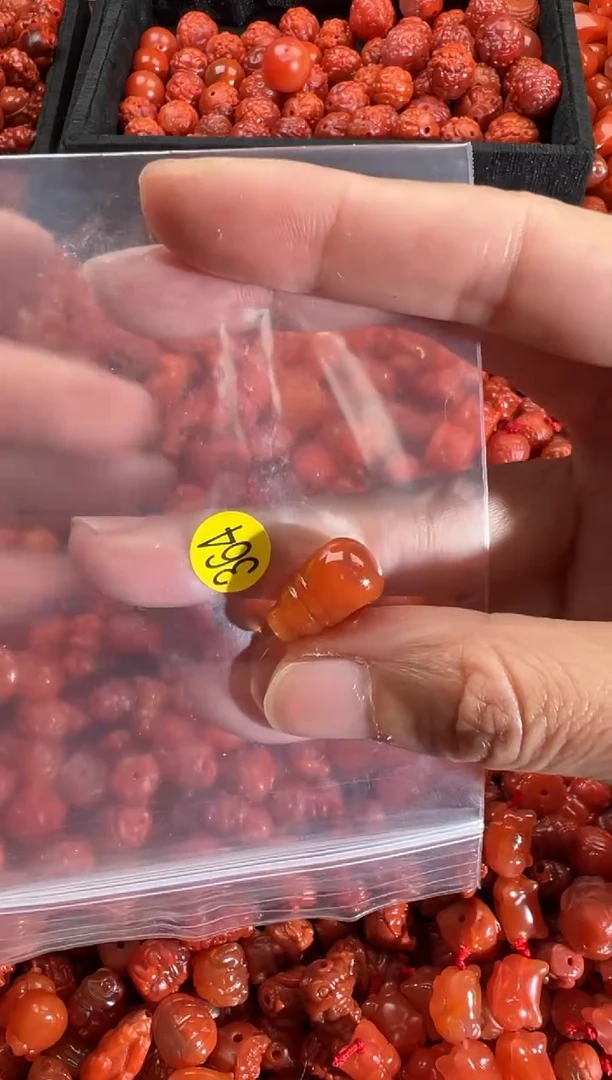 【闪购商品】南红玛瑙颈饰未镶嵌1