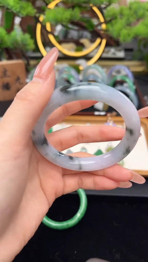 未镶嵌手镯翡翠手镯