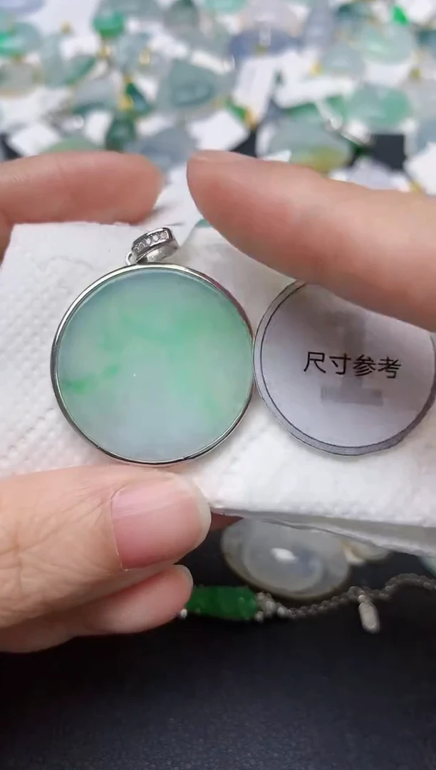 颈饰未镶嵌翡翠天然缅甸A货翡翠