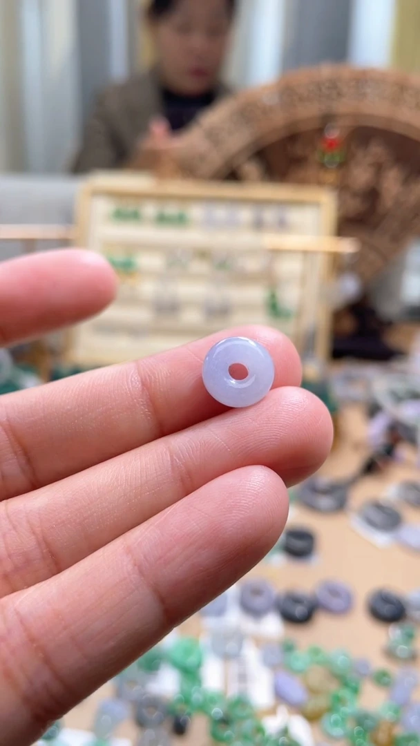 【闪购商品】翡翠颈饰未镶嵌甜甜圈