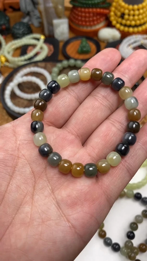 颈饰未镶嵌和田玉手串