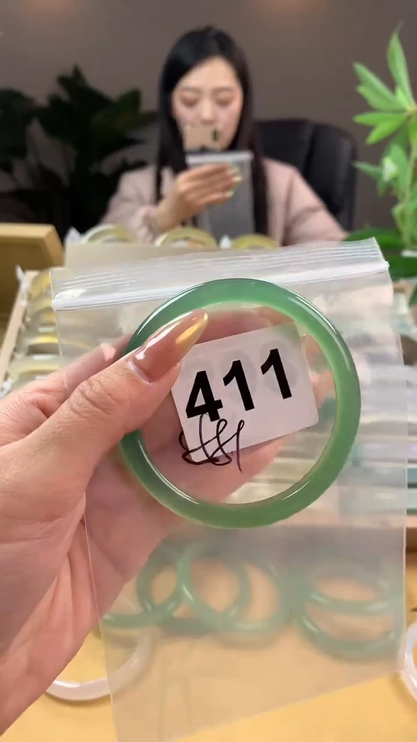 【闪购商品】玛瑙/玉髓手镯未镶嵌411